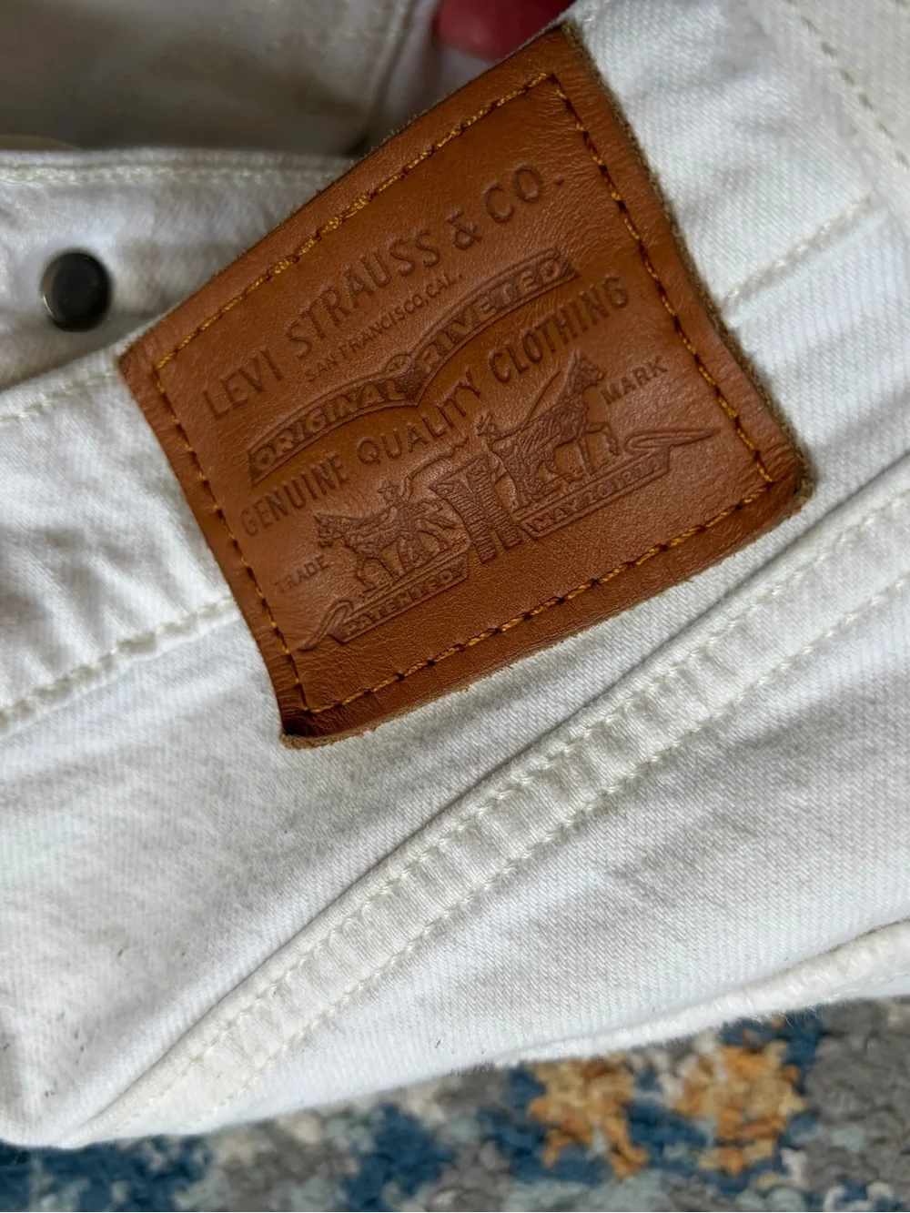 Levi’s Ribcage Straight (27) - Picture 3 of 8